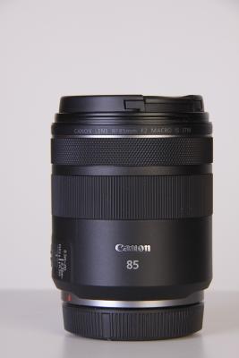 CANON RF 85 mm F:2 IS MACRO STM