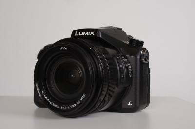 PANASONIC FZ2000